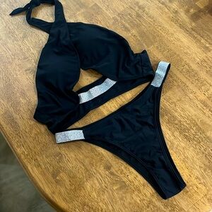 😱 Crisscross Halter Bikini in Black and Silver size L